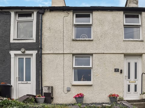 Exterior | Ty Tarth, Talysarn, near Caernarfon