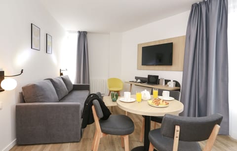 Enjoy our cosy 30m² apartment in Angers.