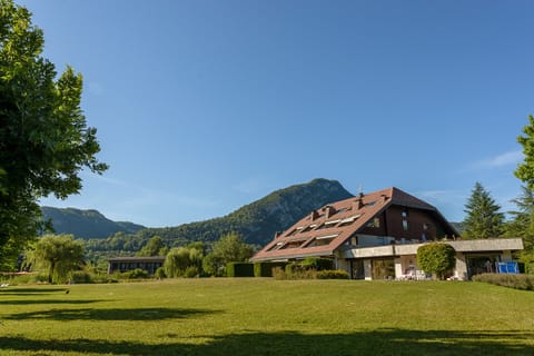 Rent apartment Annecy Lake with private beach