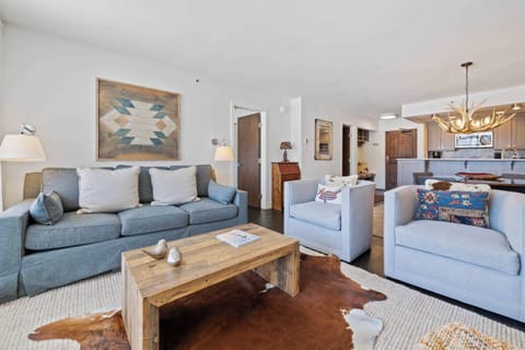 1685569536311-1739-2