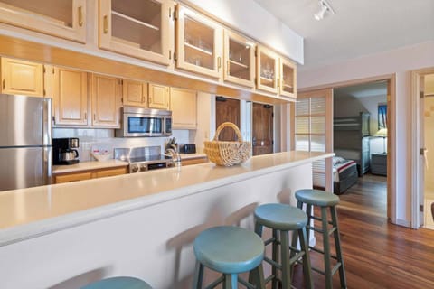 lowerborders-403-5346_54926981460_o