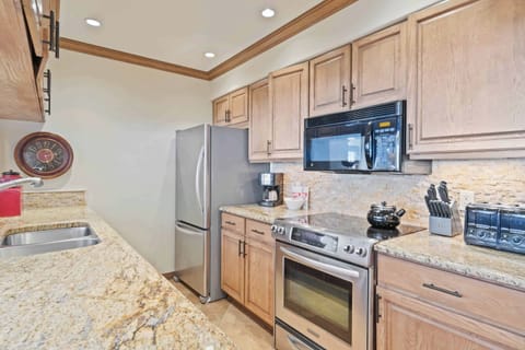 1685570656146-1748-4