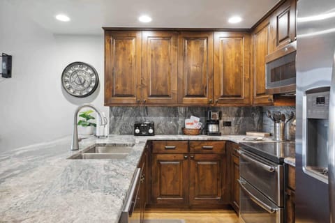 1697052616841-1721-12