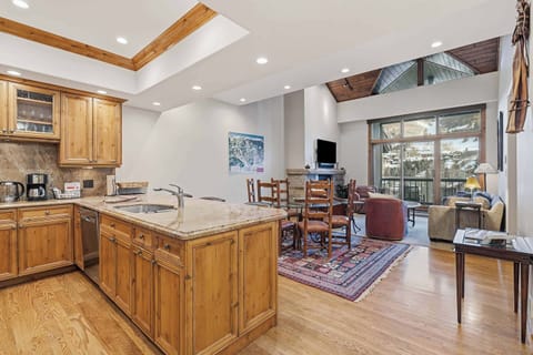 lb504-1405_55001835033_o