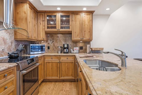 lb504-1396_55001969520_o