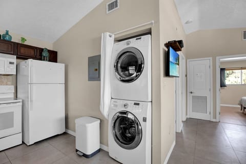 Full washer dryer top floor