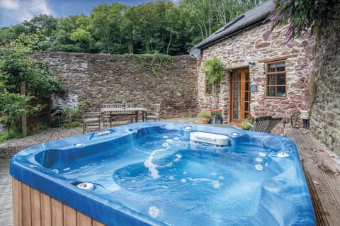 The Apple Store - 1 Bedroom Cottage - St Ishmael's (23388)