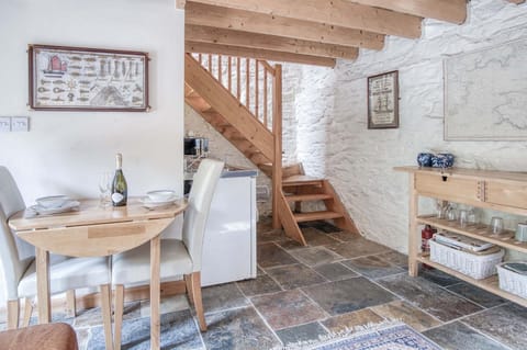 The Apple Store - 1 Bedroom Cottage - St Ishmael's (23367)