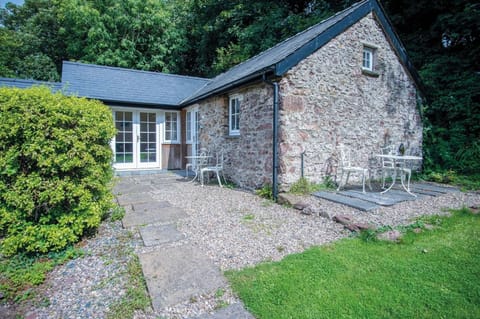 Brynach - 1 Bedroom - St Ishmael's (20947)