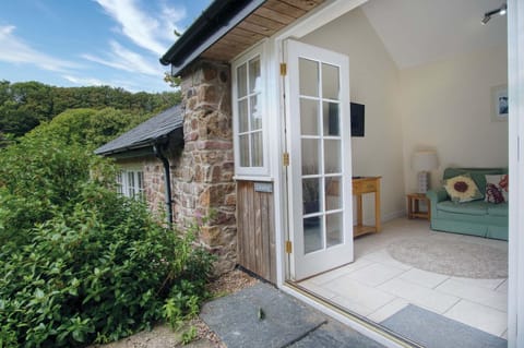 Caradog - 1 Bedroom - St Ishmael's (21136)