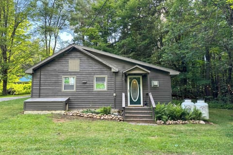 Brantingham Vacation Rental | 1BR | 1.5BA | 1,000 Sq Ft | 4 Steps to Enter