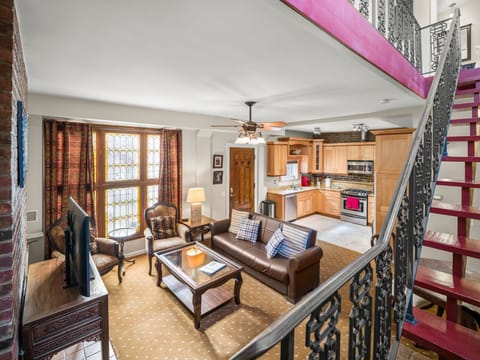 Gorgeous open carriage house