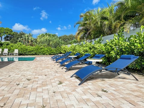 Home with private pool and hot tub in Palm Beach Gardens