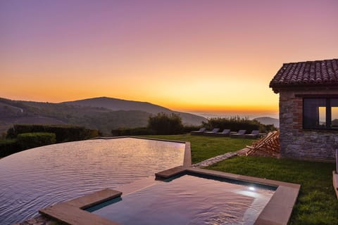 Activities, Amenities, Balcony / Terrace / Patio, Building Exterior, Facilities, Garden, Pool, Spring, Summer