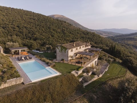 Activities, Amenities, Balcony / Terrace / Patio, Building Exterior, Facilities, Garden, Pool, Spring, Summer, Wellness