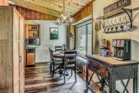 Dining Area | Coffee Bar