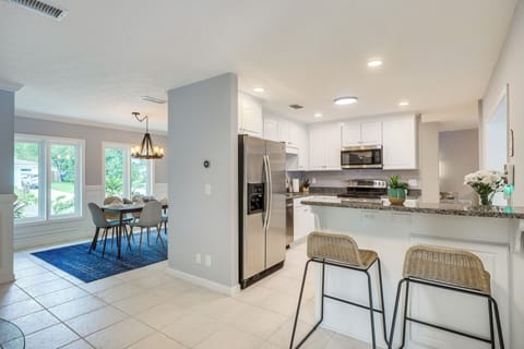 Kitchen | Cooking Basics | Coffee Maker | Paper Towels/Trash Bags Provided