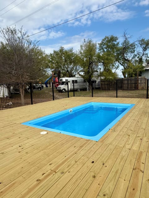 Enjoy a relaxing soak in the personal hot tub. Adult supervision required.