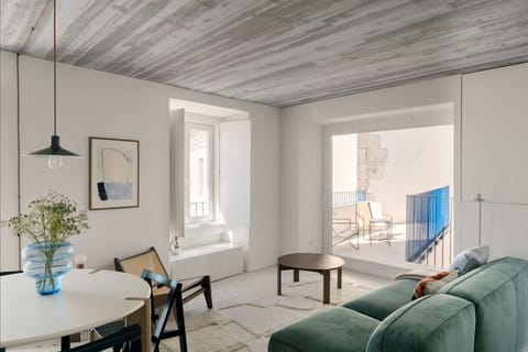 This exquisite vacation apartment offers an exceptional blend of modern comfort and historic charm, ensuring an unforgettable stay #modern #historic #portugal #pt #lisbon