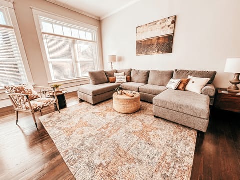 Relaxing oversized living room with views of the Historic Downtown Courthouse. 