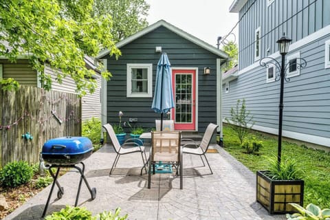 Backyard Dining with Grill | Casual Outdoor Meals in a Charming Private Setting