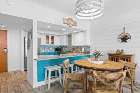 Enjoy meals at the table for 4 or grab a seat at the bar—all in the open-concept space.
Professionally Managed by
Breathe Easy Rentals