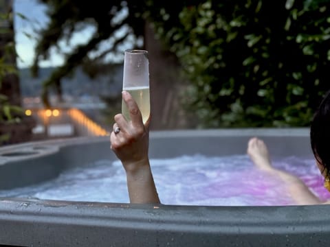 An evening soak with Prosecco?  Yes, please! 