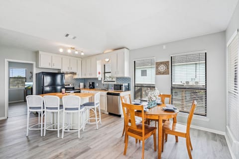 Kitchen / Dinning Area 