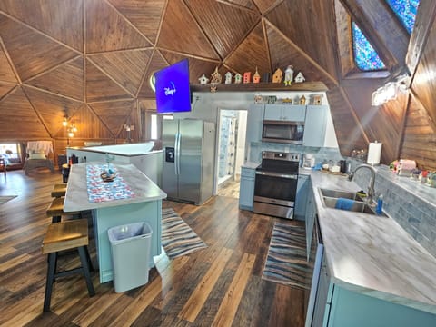 Main Floor - Kitchen