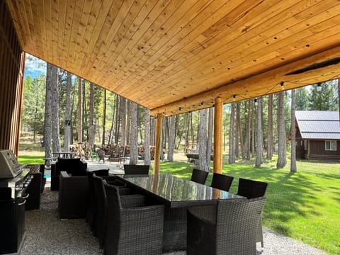 Outdoor Dining and BBQ