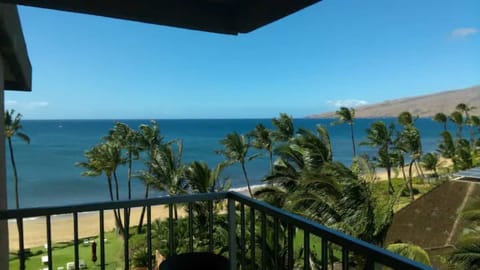 Gorgeous ocean views from the lanai!