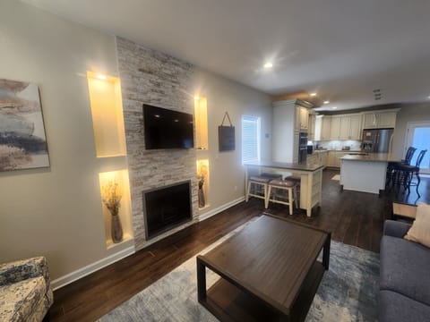 1st Floor Living Rm w/Sleeper