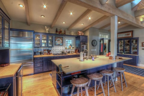 Full Stocked Kitchen