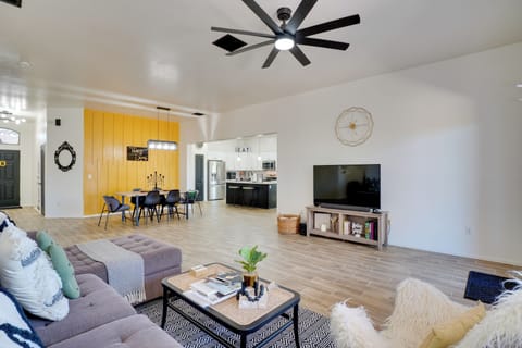 Living Room | Smart TV | Free WiFi