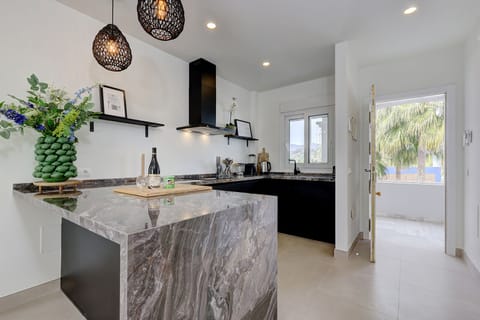 New kitchen with combi microwafe and oven 