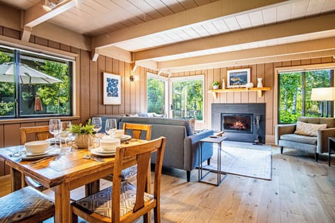 Welcome to Wildwood Cottage a Villager - Modern 2BD condo near Sun Valley Resort