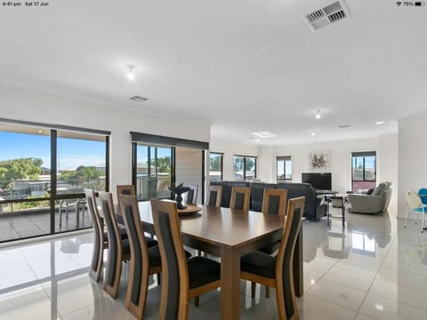 HUGE dining, lounge & kitchen area upstairs
