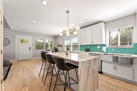 Luxury fully stocked chefs Kitchen (209)