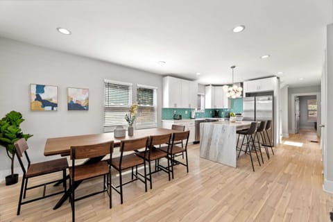 Dinning Area/Kitchen (209)