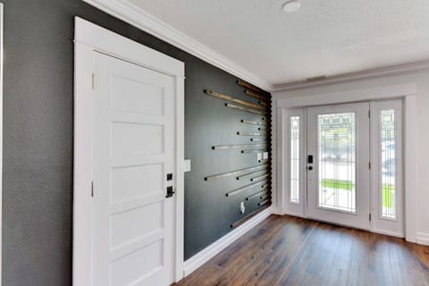 First impressions that linger