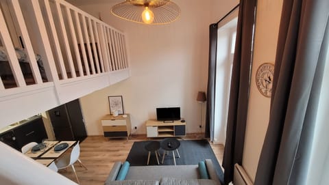 cdb4db0d-2549-4d2b-98f3-cea17d6f8eb7