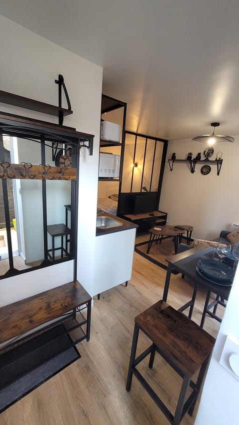 1ed1c48d-d624-4989-aa66-2370107cbff5