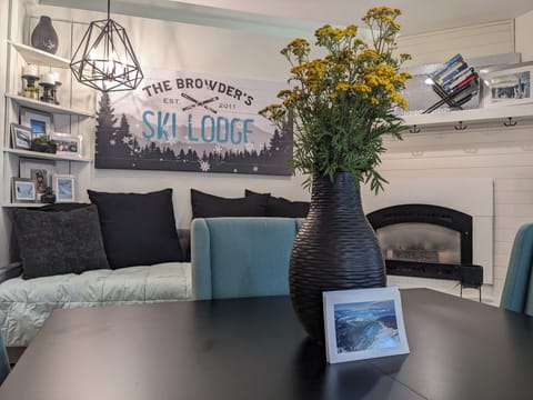 Kitchen & Dining area