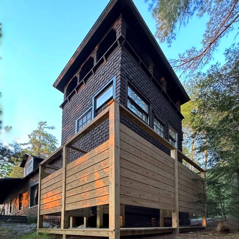 Bluff cabin with outside shower-view facing the lake