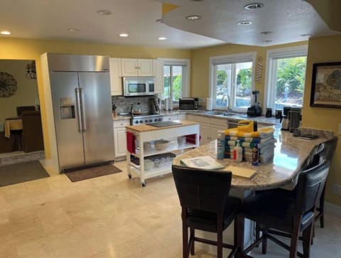 Fully Outfitted Kitchen Granite Top / NEW Stainless Steel Appliances