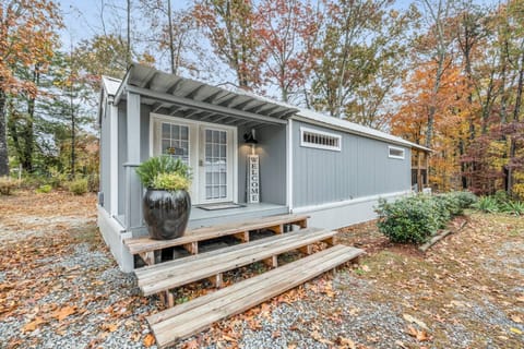 Welcome to Land to Table - Tiny Home