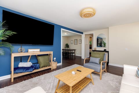 Living Room w/TV Streaming!