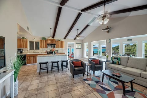 Bright and open concept main area