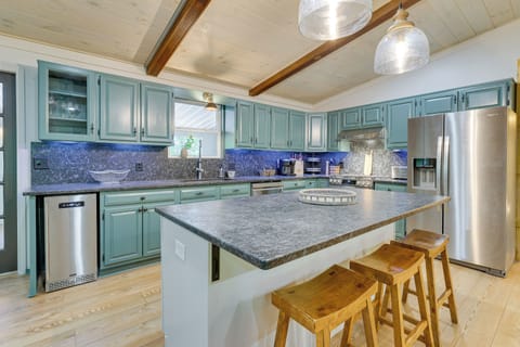 Kitchen | Dishwasher | Coffee Maker