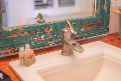 Wander20Inn20Web_125